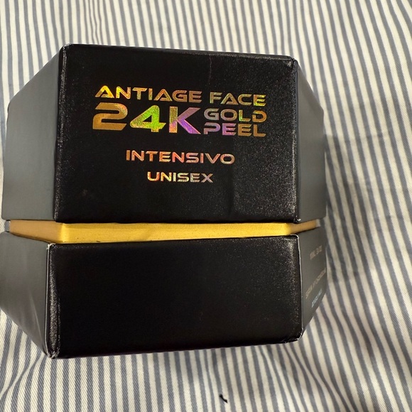 Serum X-Y Chromosome
Luxurious Black and Gold Skincare Peel - Picture 3 of 12